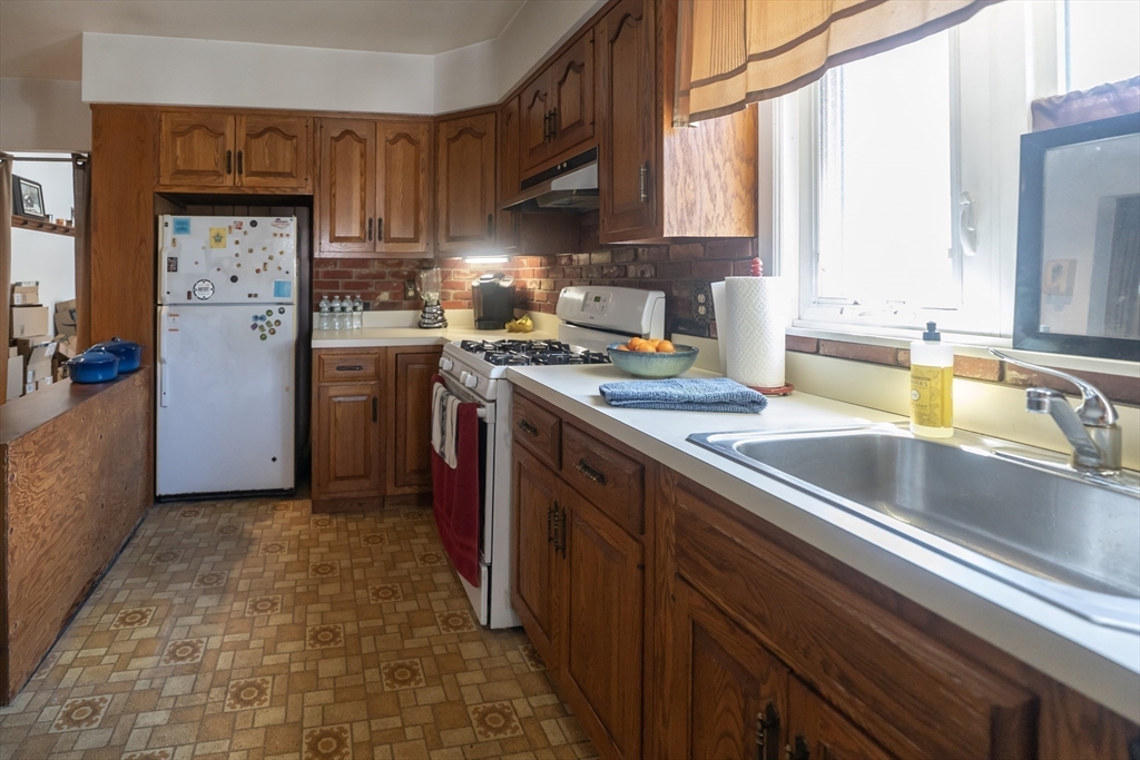 98 Harlow St Property Photo 19