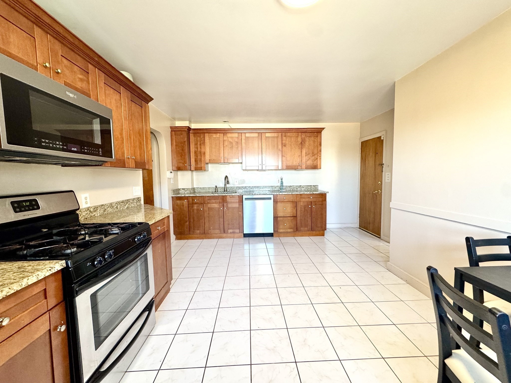 43 Kimball Ave # 5 Property Photo 4