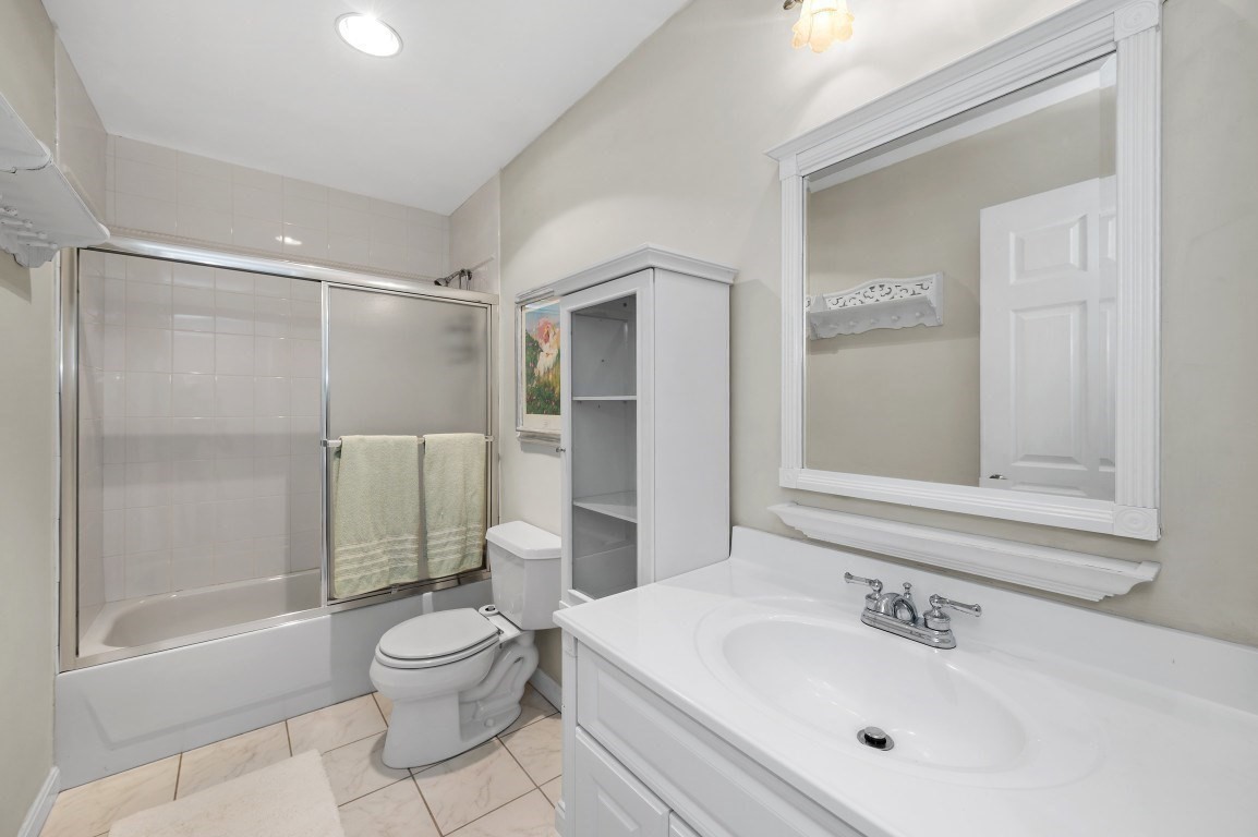 18 Breakwater Drive # 18 Property Photo 18