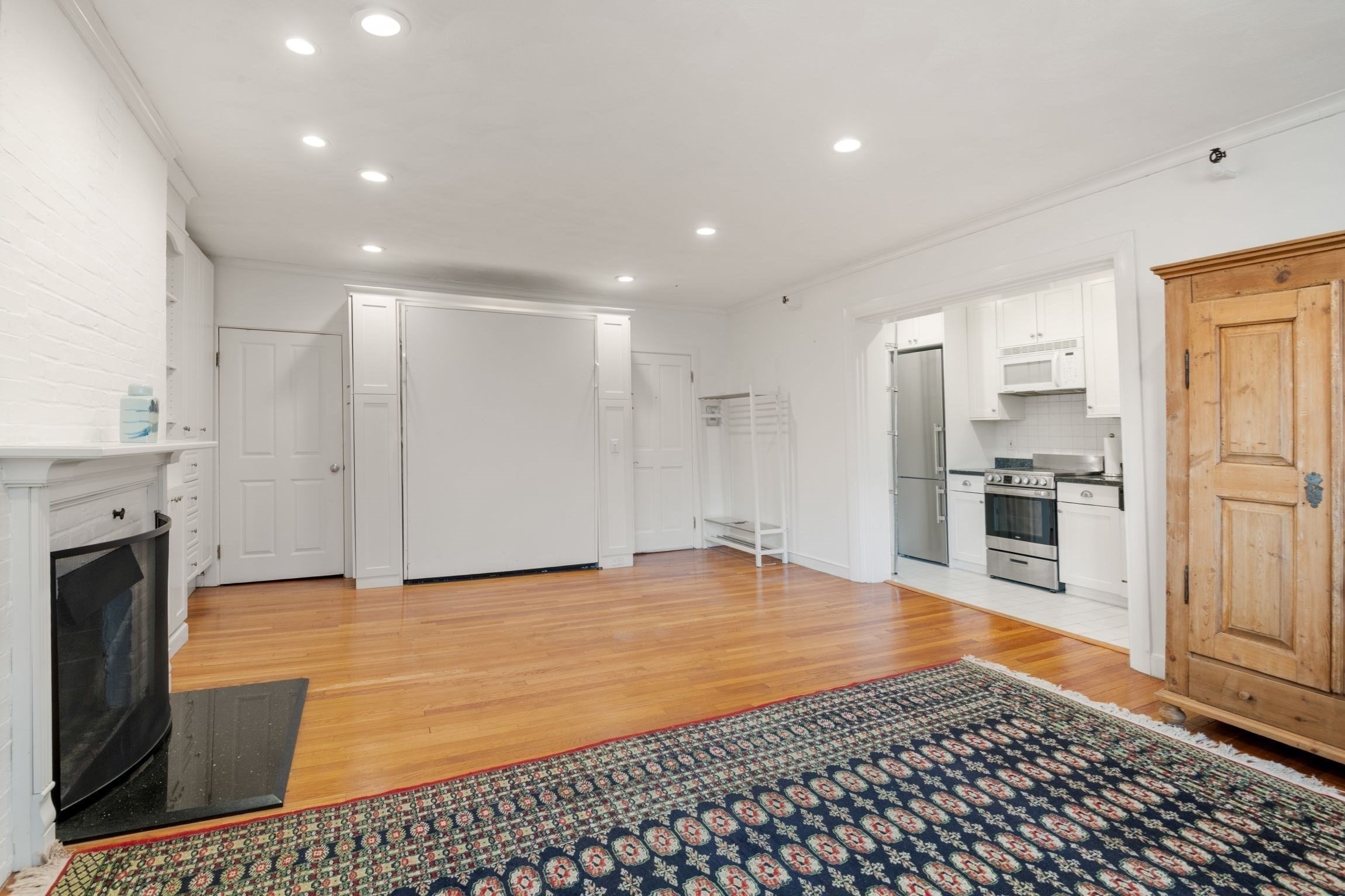 236 Beacon St # 1e Property Photo 8