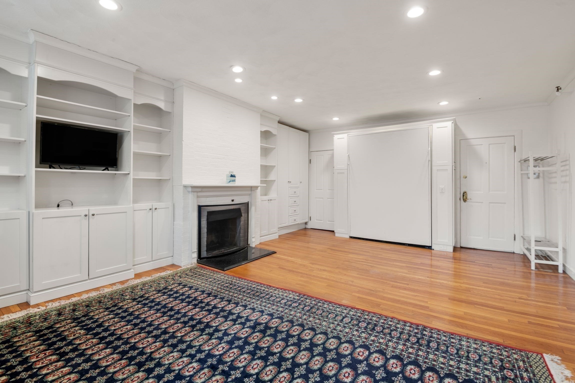236 Beacon St # 1e Property Photo 9