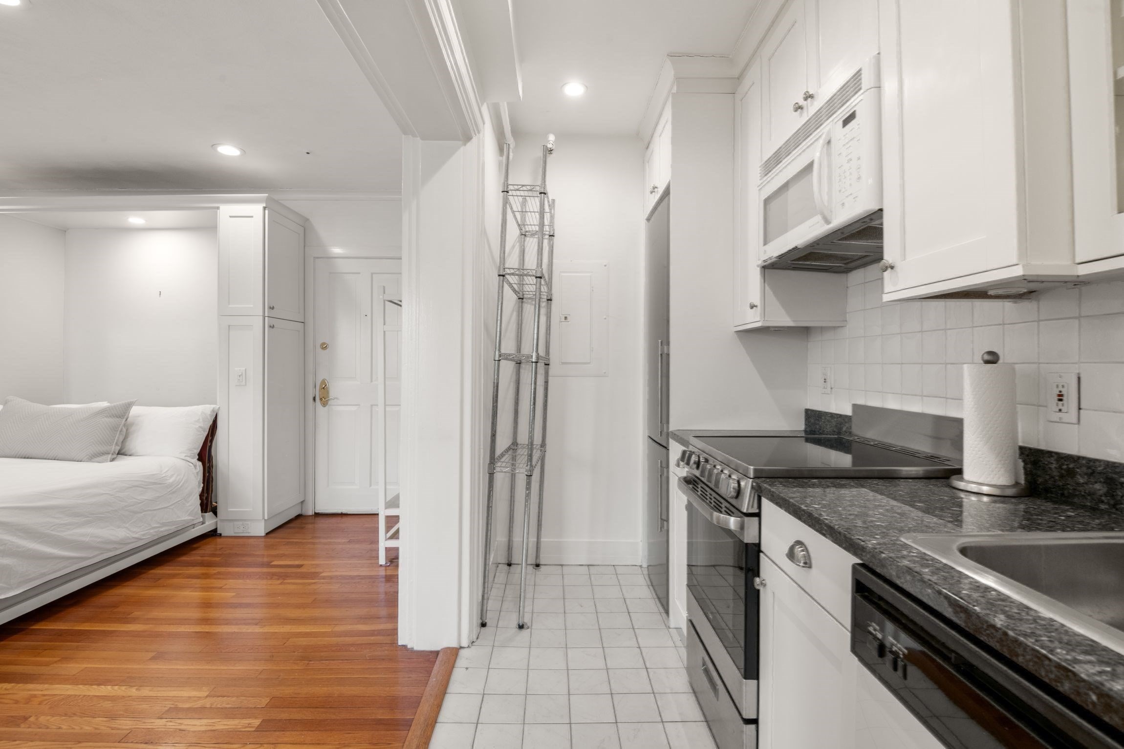 236 Beacon St # 1e Property Photo 15