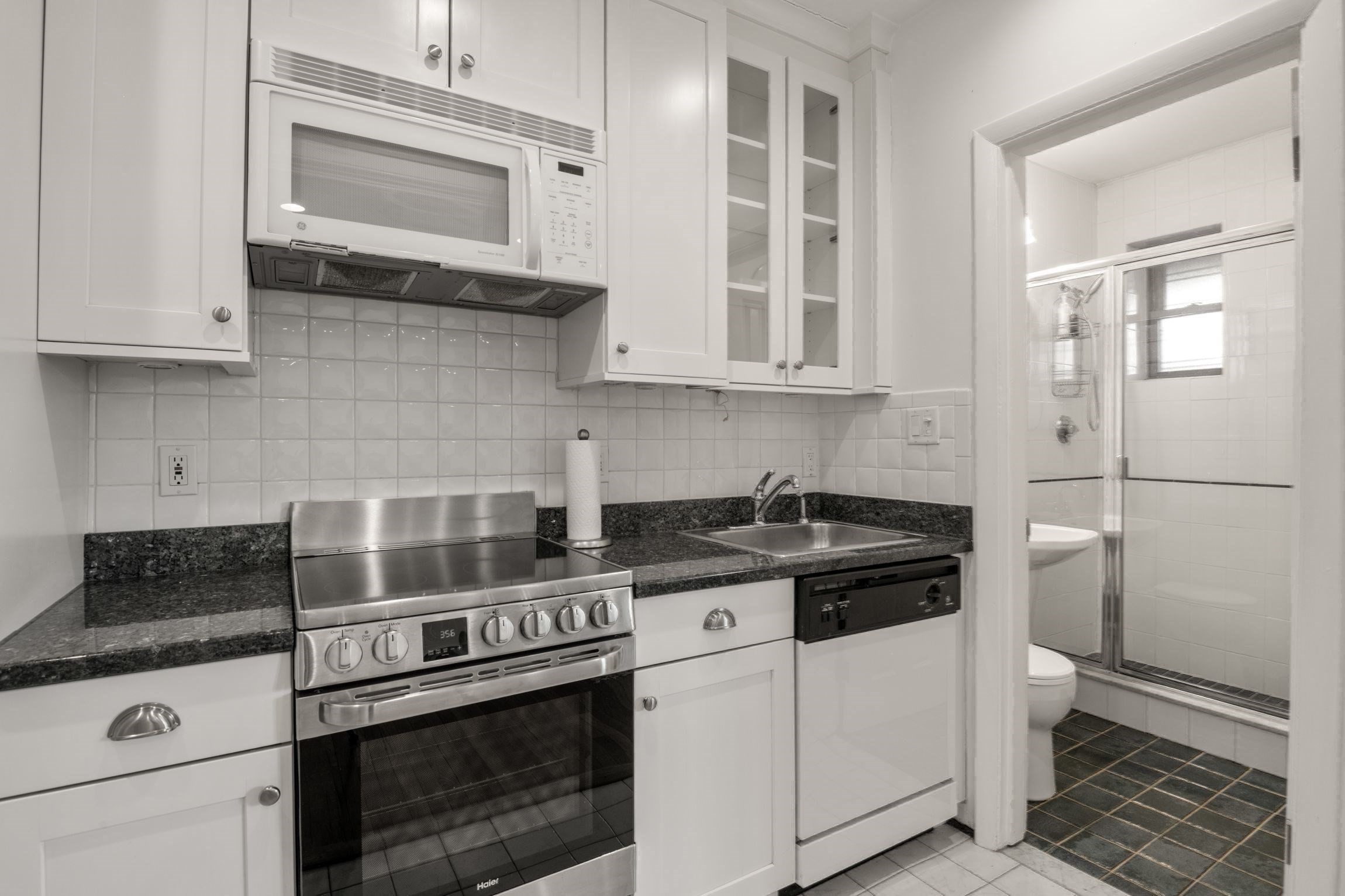 236 Beacon St # 1e Property Photo 17