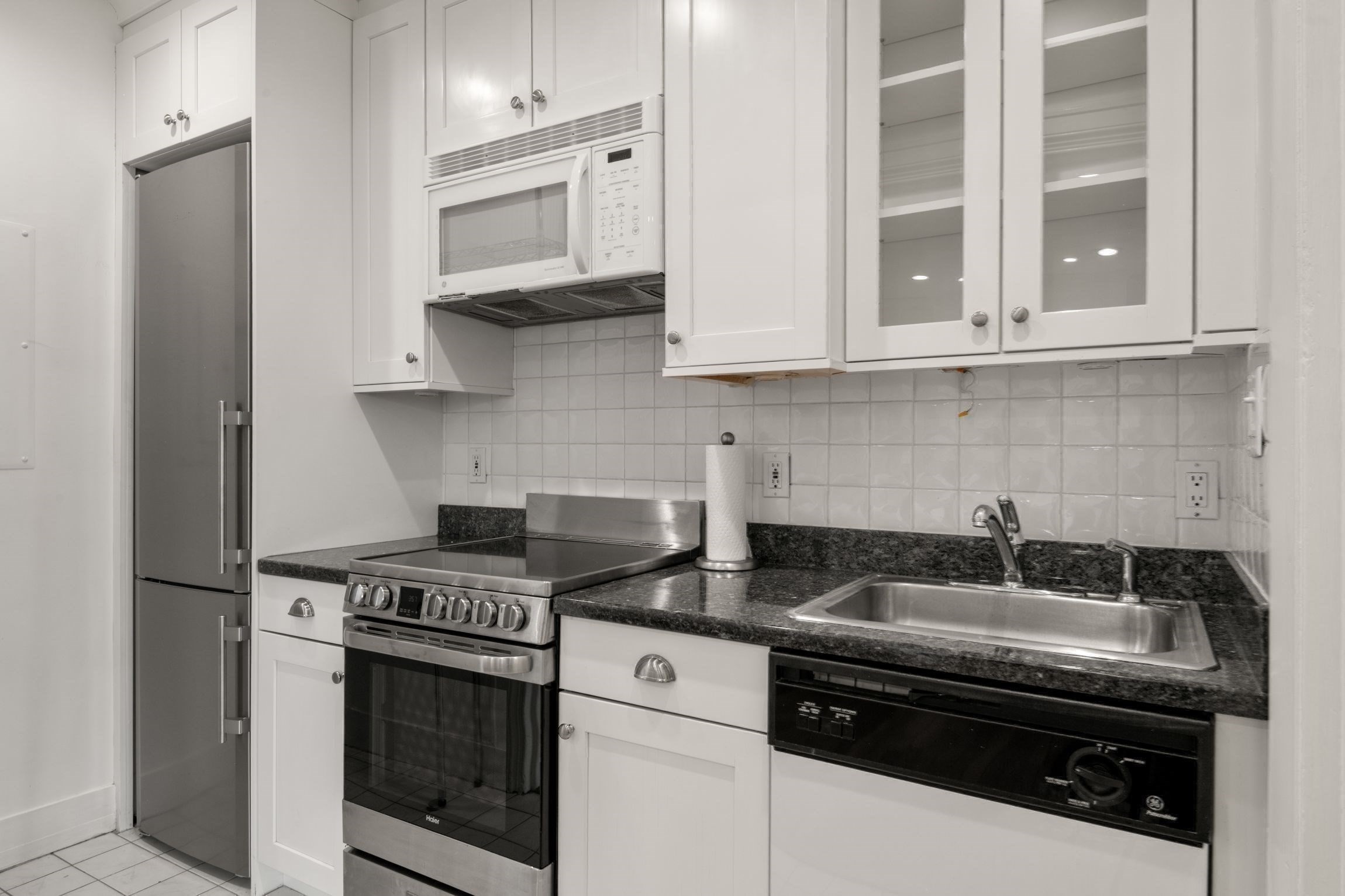 236 Beacon St # 1e Property Photo 18
