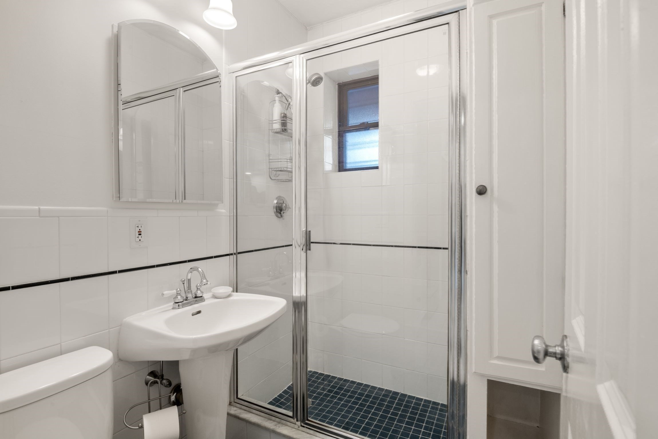 236 Beacon St # 1e Property Photo 19