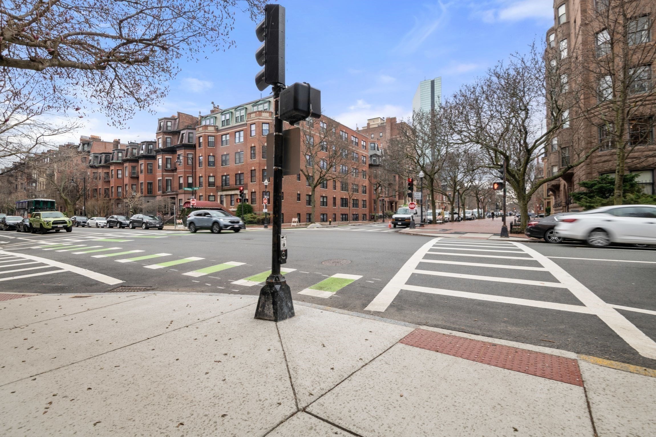 236 Beacon St # 1e Property Photo 27