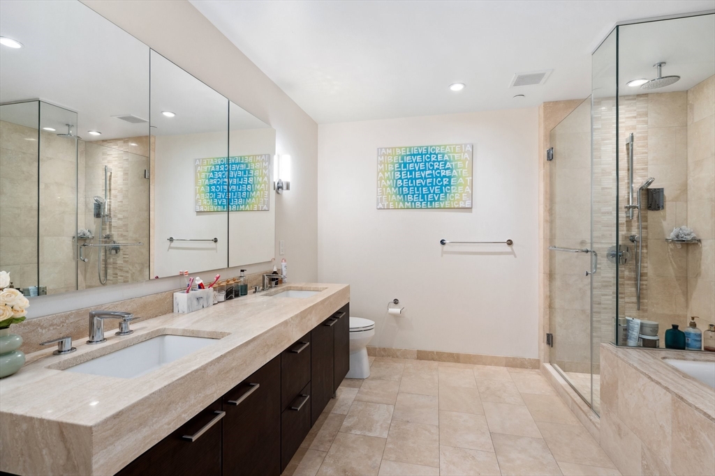 1 Franklin St # 2507 Property Photo 15