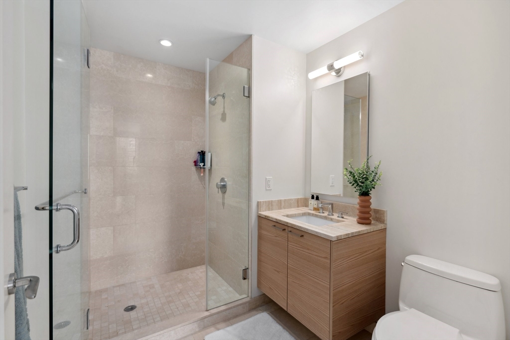 1 Franklin St # 2507 Property Photo 21