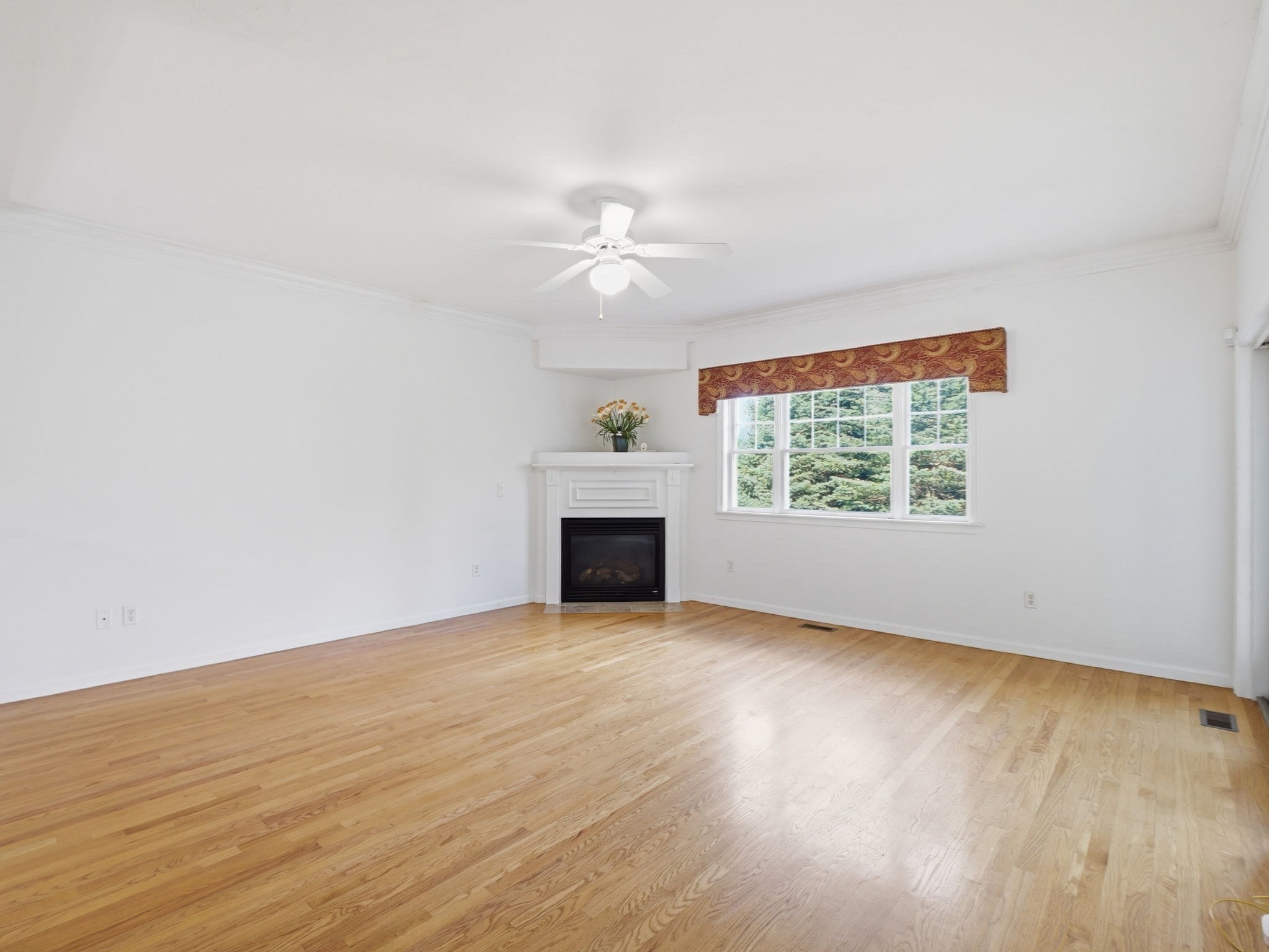 7 Tideswell Lane # 7 Property Photo 17