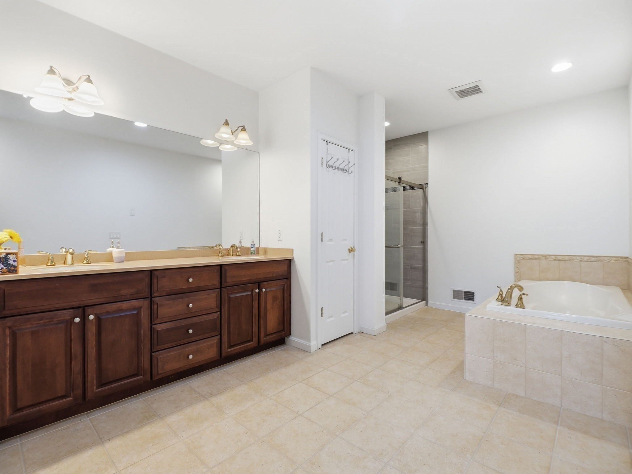 7 Tideswell Lane # 7 Property Photo 22