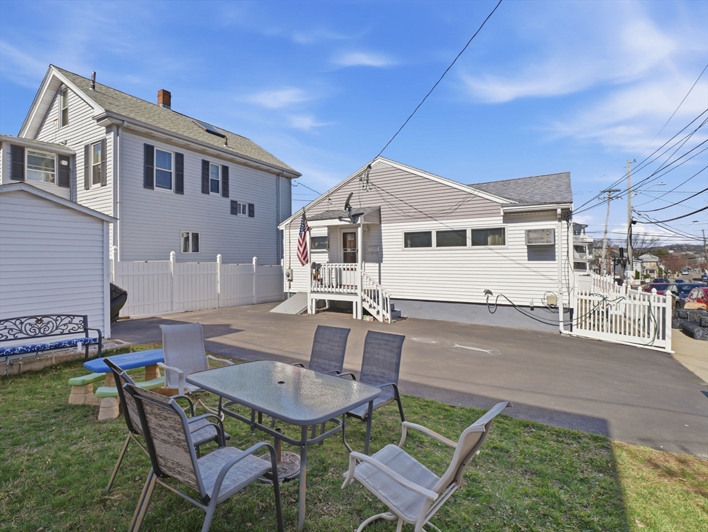 44 Dunster Rd Property Photo 1