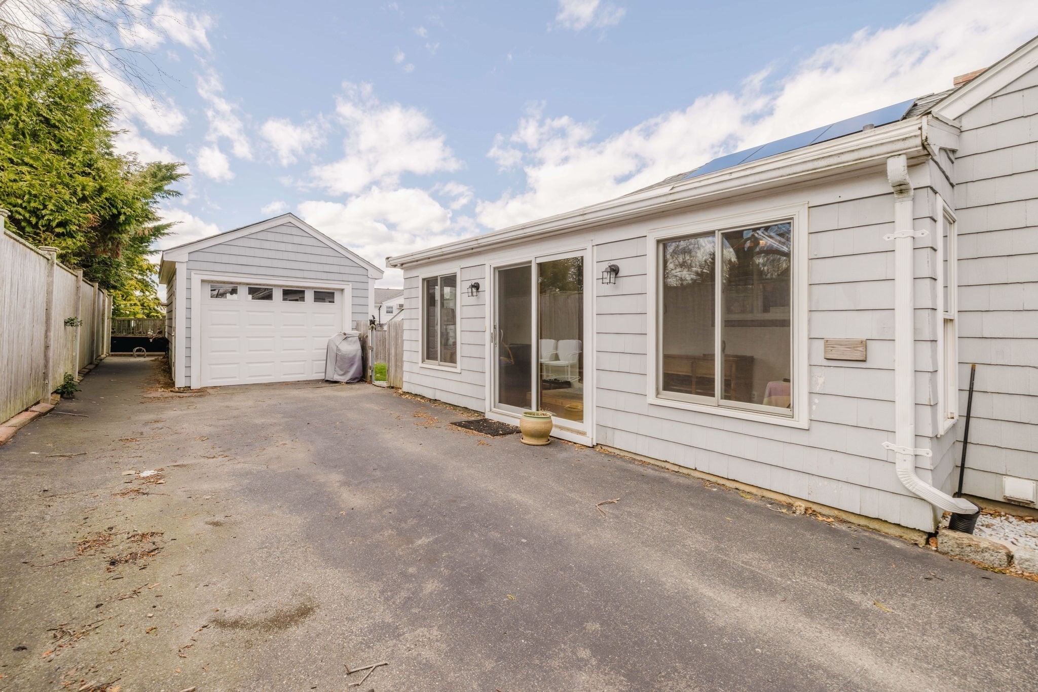 554 Madison Street Property Photo 4