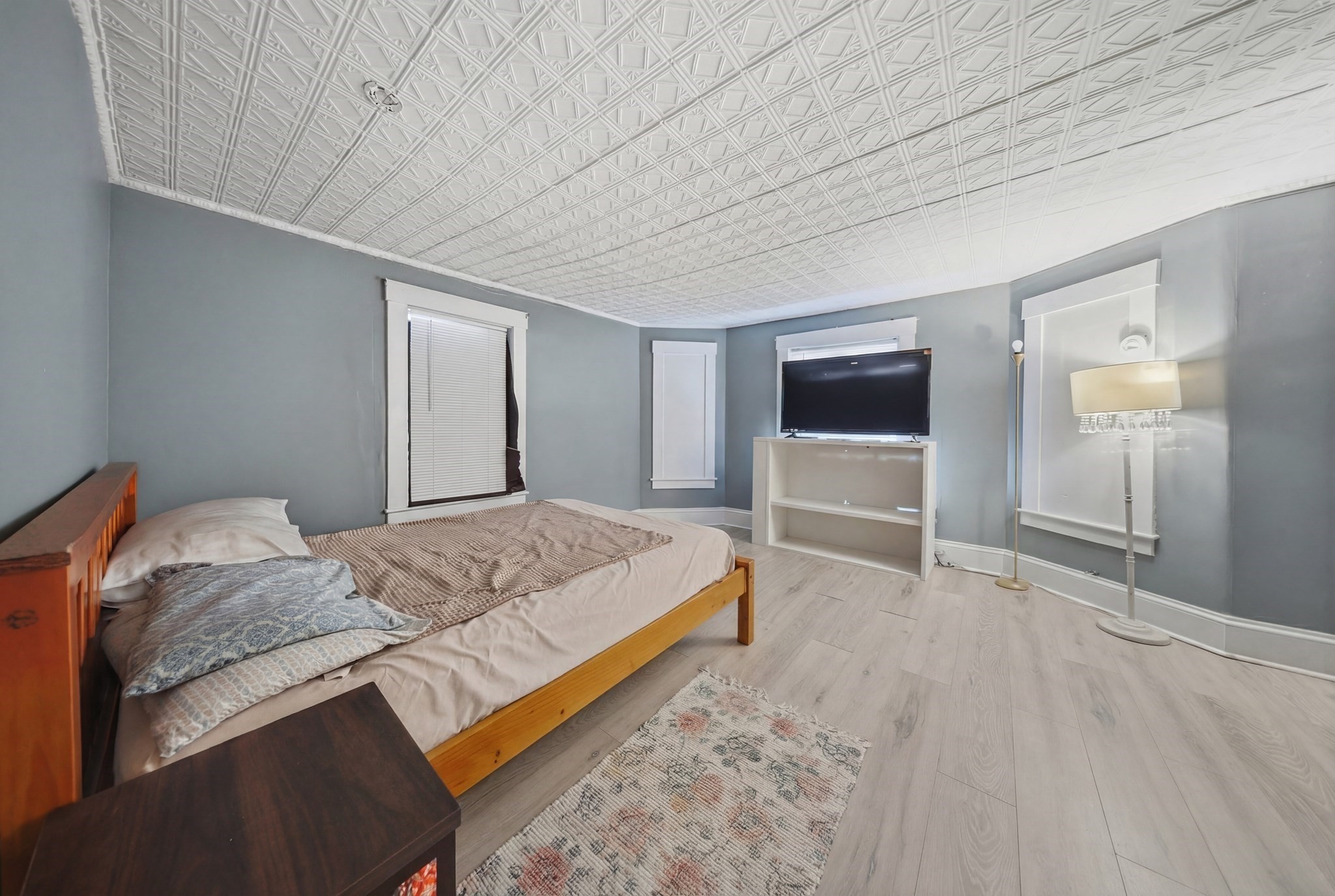 70 Pleasant St Property Photo 10
