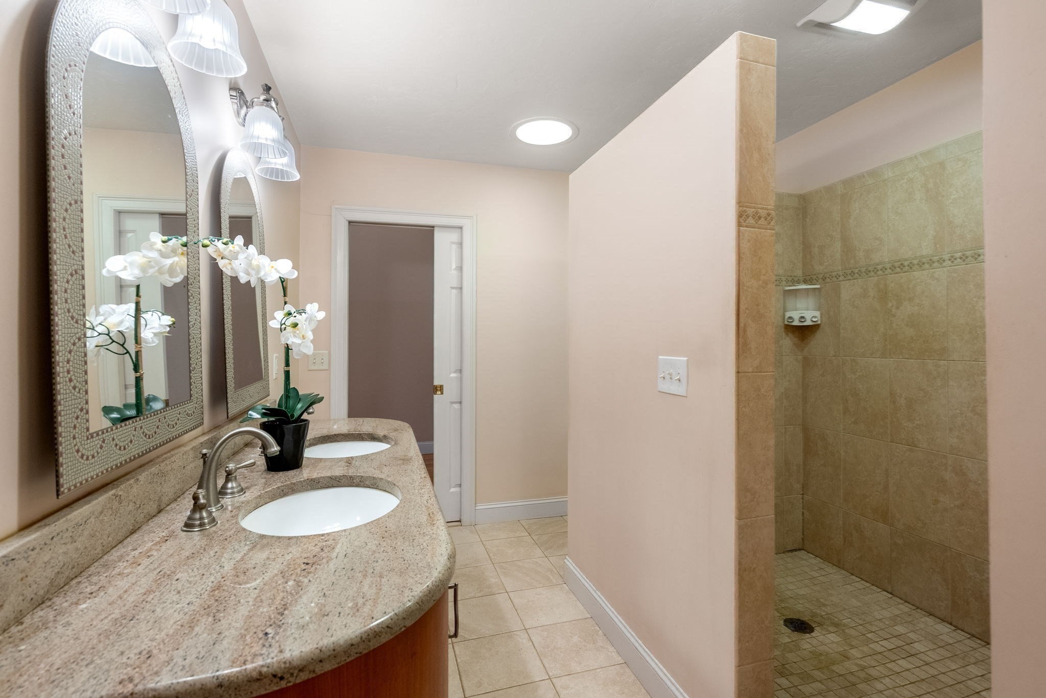 495 Grafton St Property Photo 17