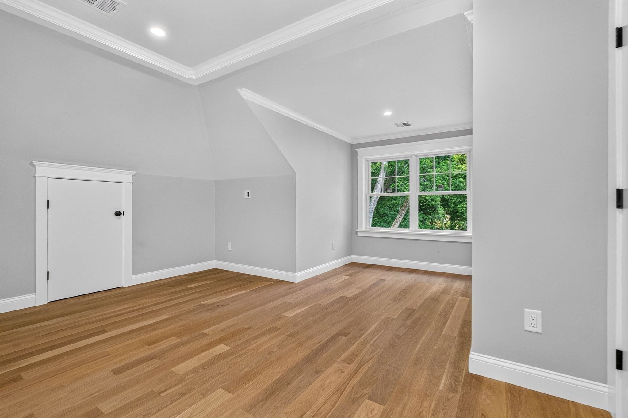 144 Washington Street Property Photo 24