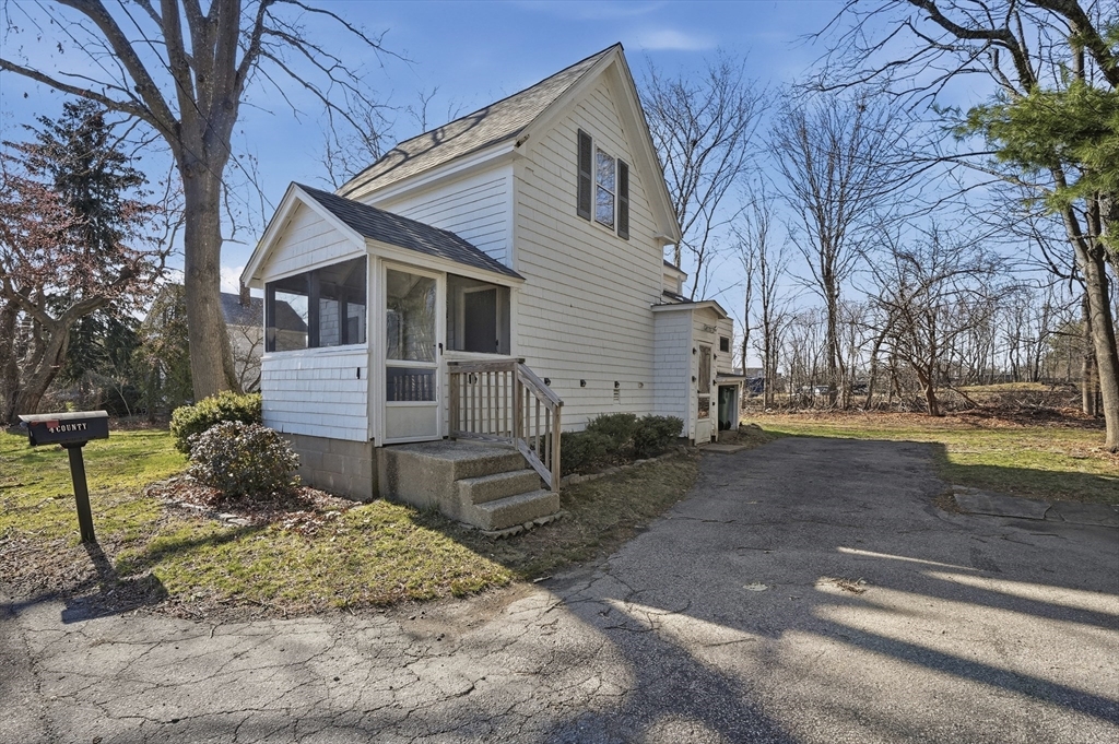 4 County Lane Property Photo 1