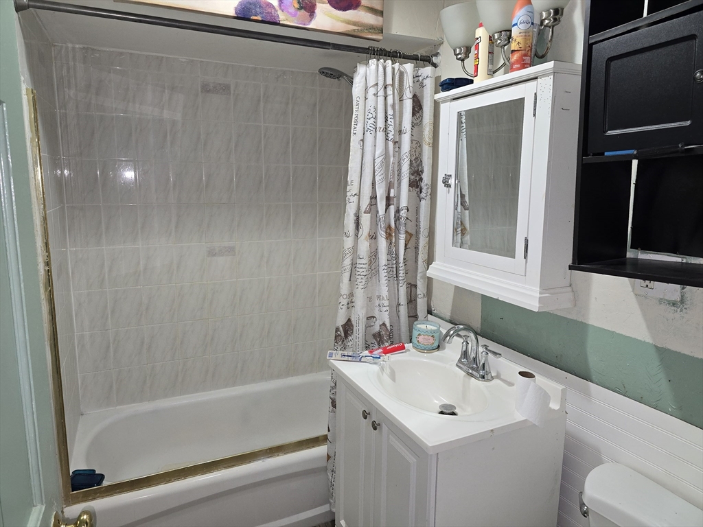 65 Ridgewood St Property Photo 3