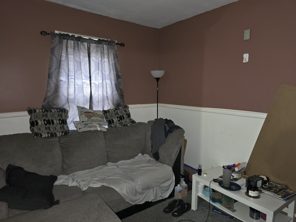 65 Ridgewood St Property Photo 5