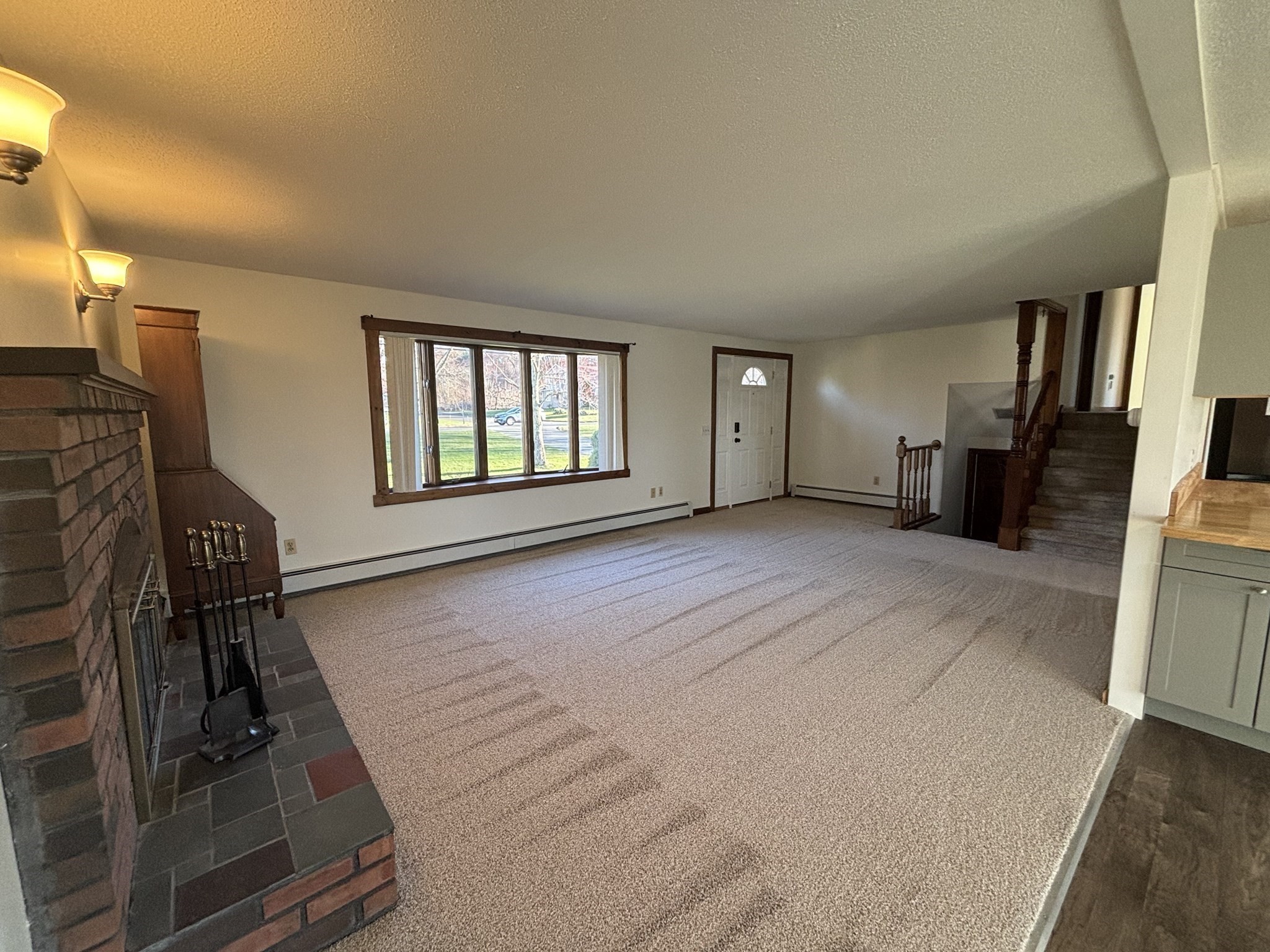 1373 Center St Property Photo 4