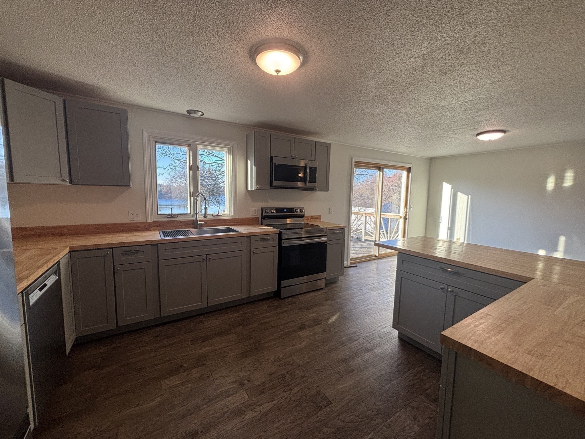 1373 Center St Property Photo 6