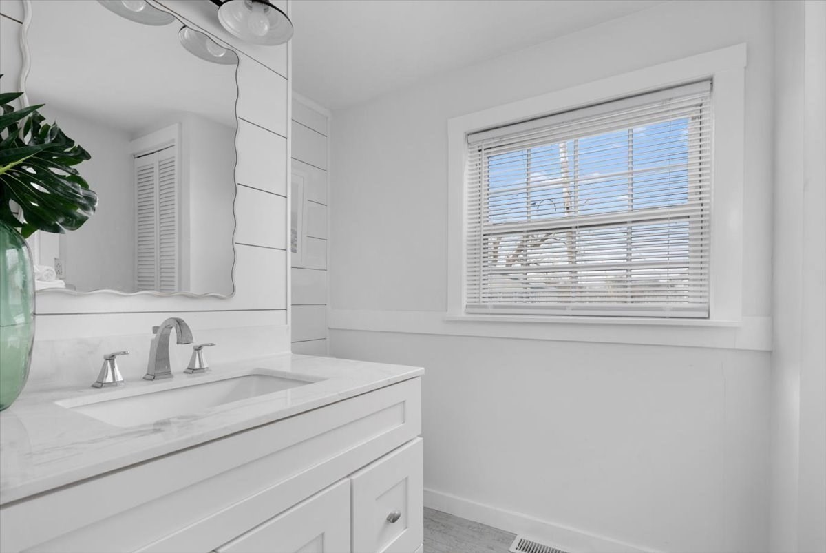 30 Roosevelt Rd # 1 Property Photo 15