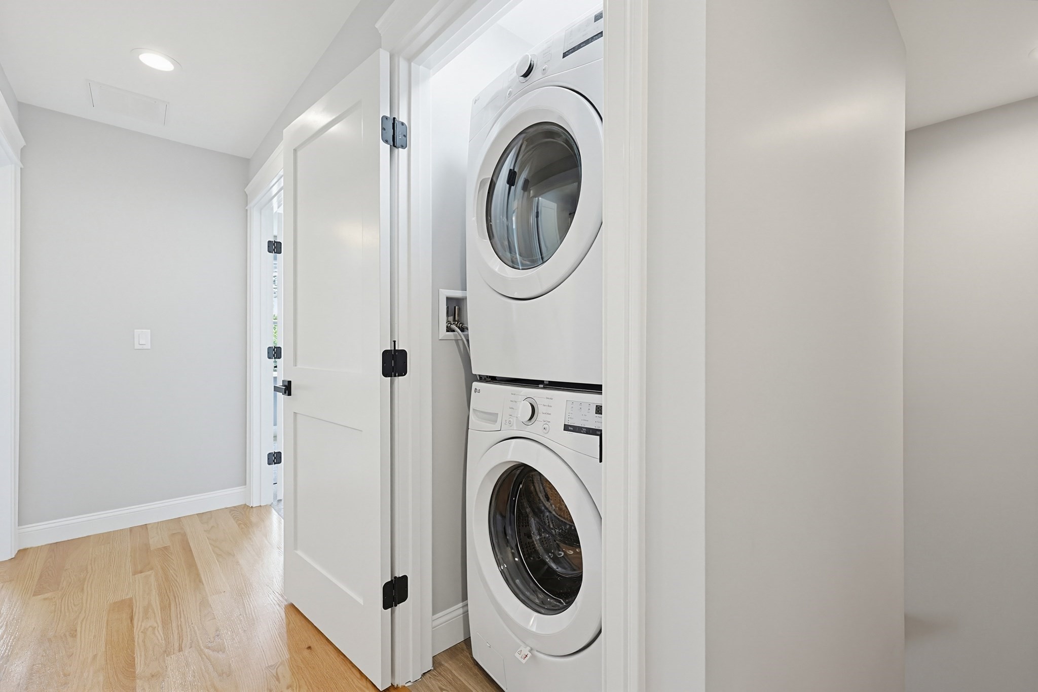 321 Winthrop Street # 105 Property Photo 18