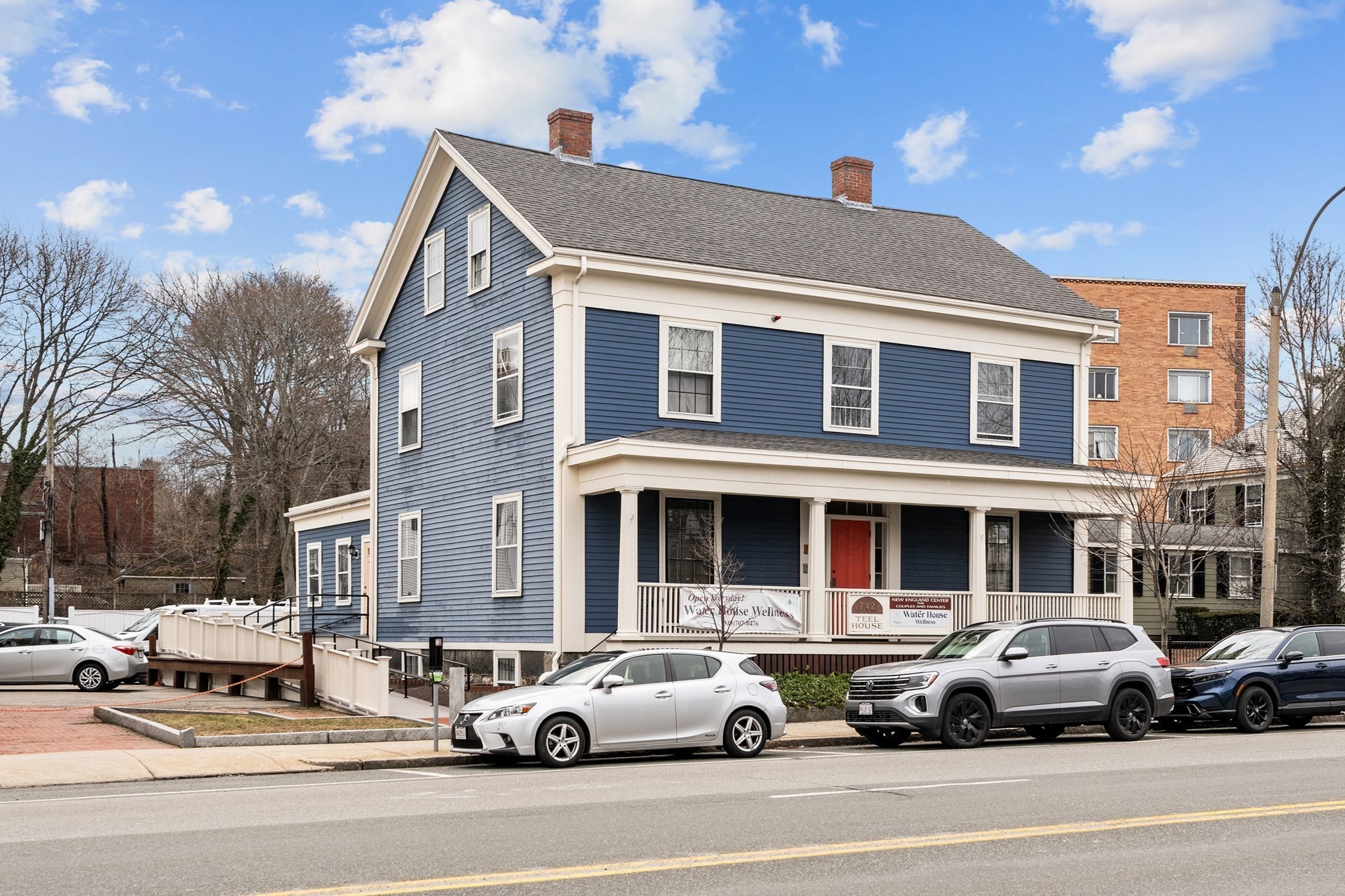 742 Massachusetts Ave # 1b Property Photo 3