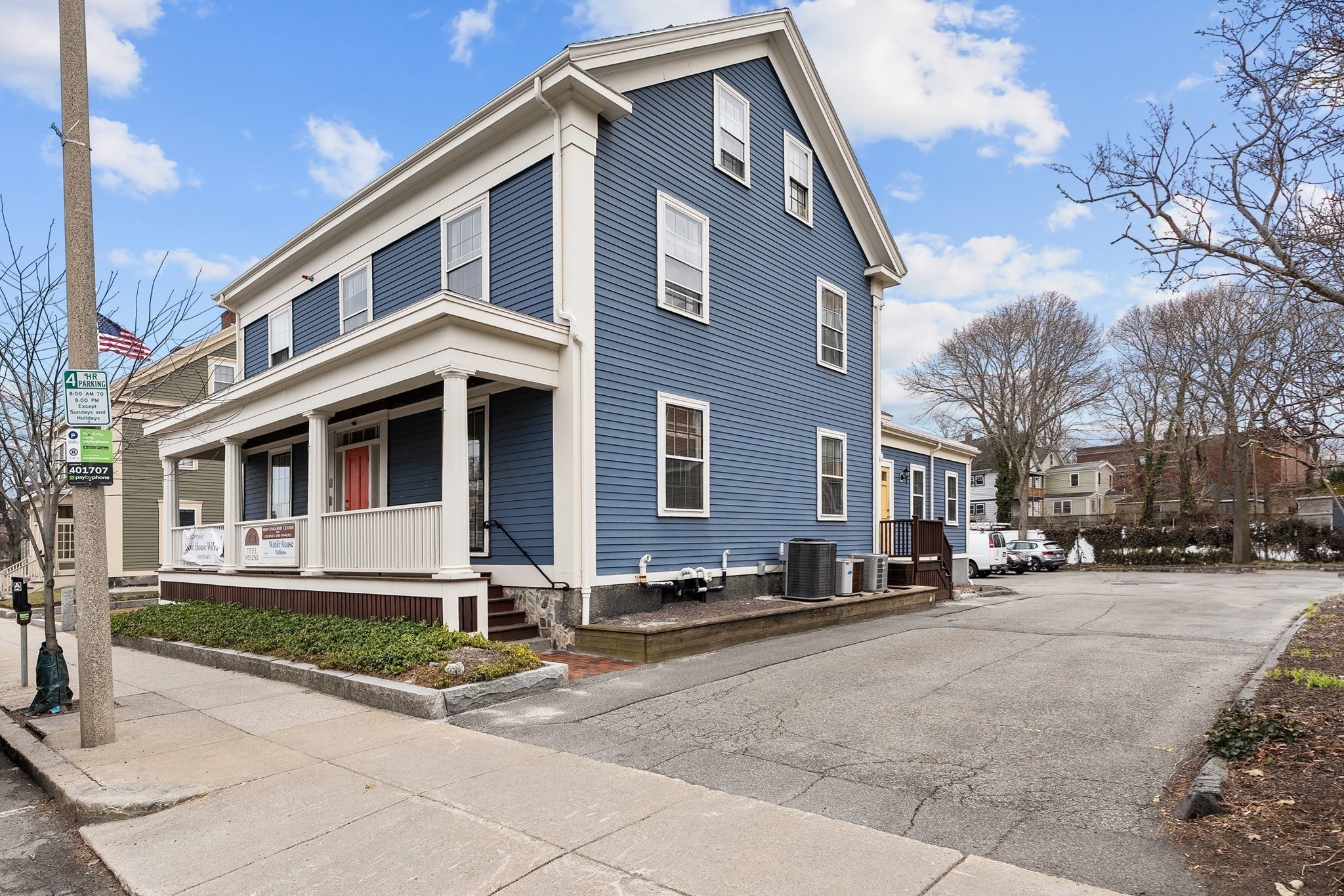 742 Massachusetts Ave # 1b Property Photo 4