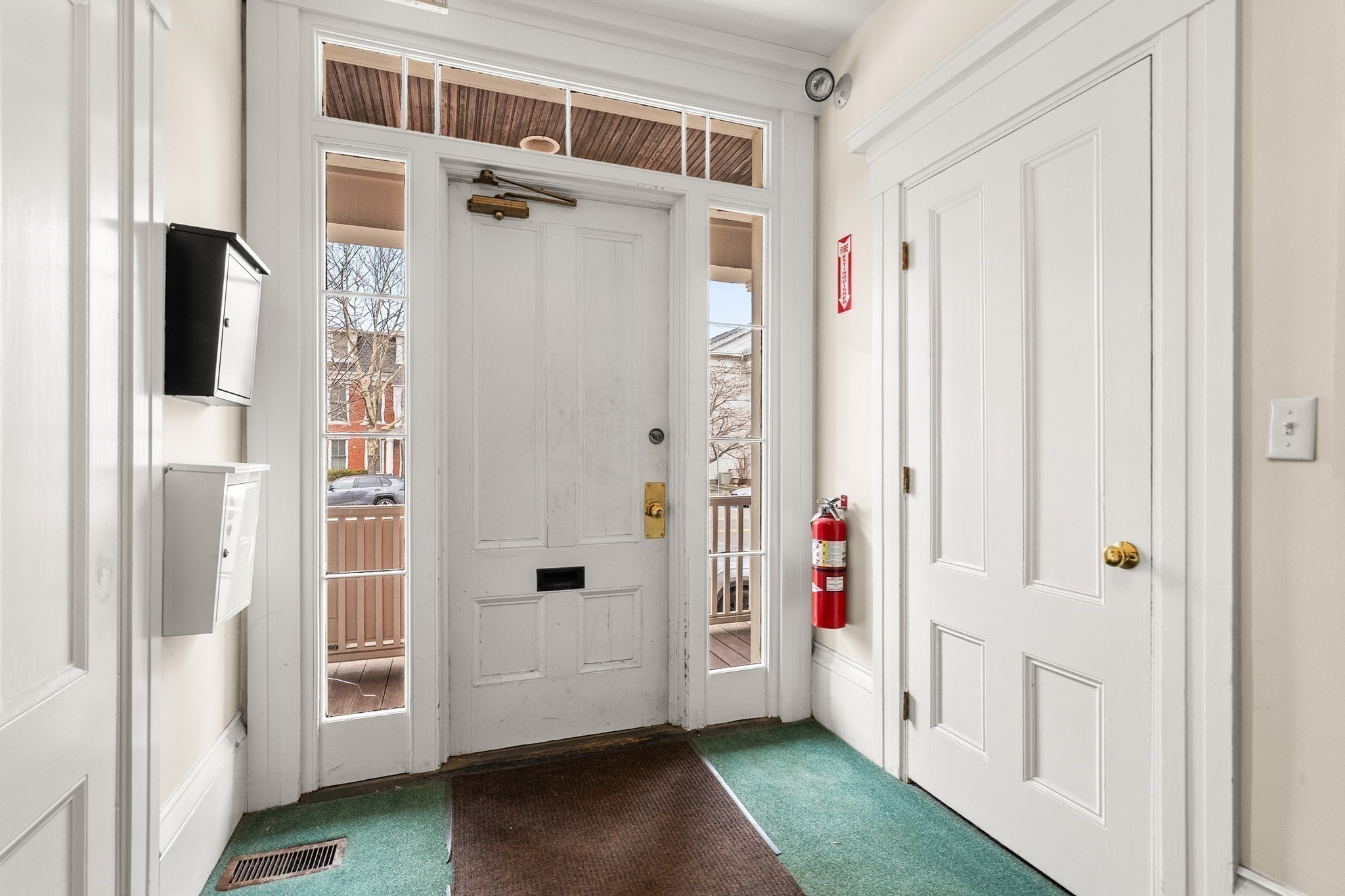 742 Massachusetts Ave # 1b Property Photo 6