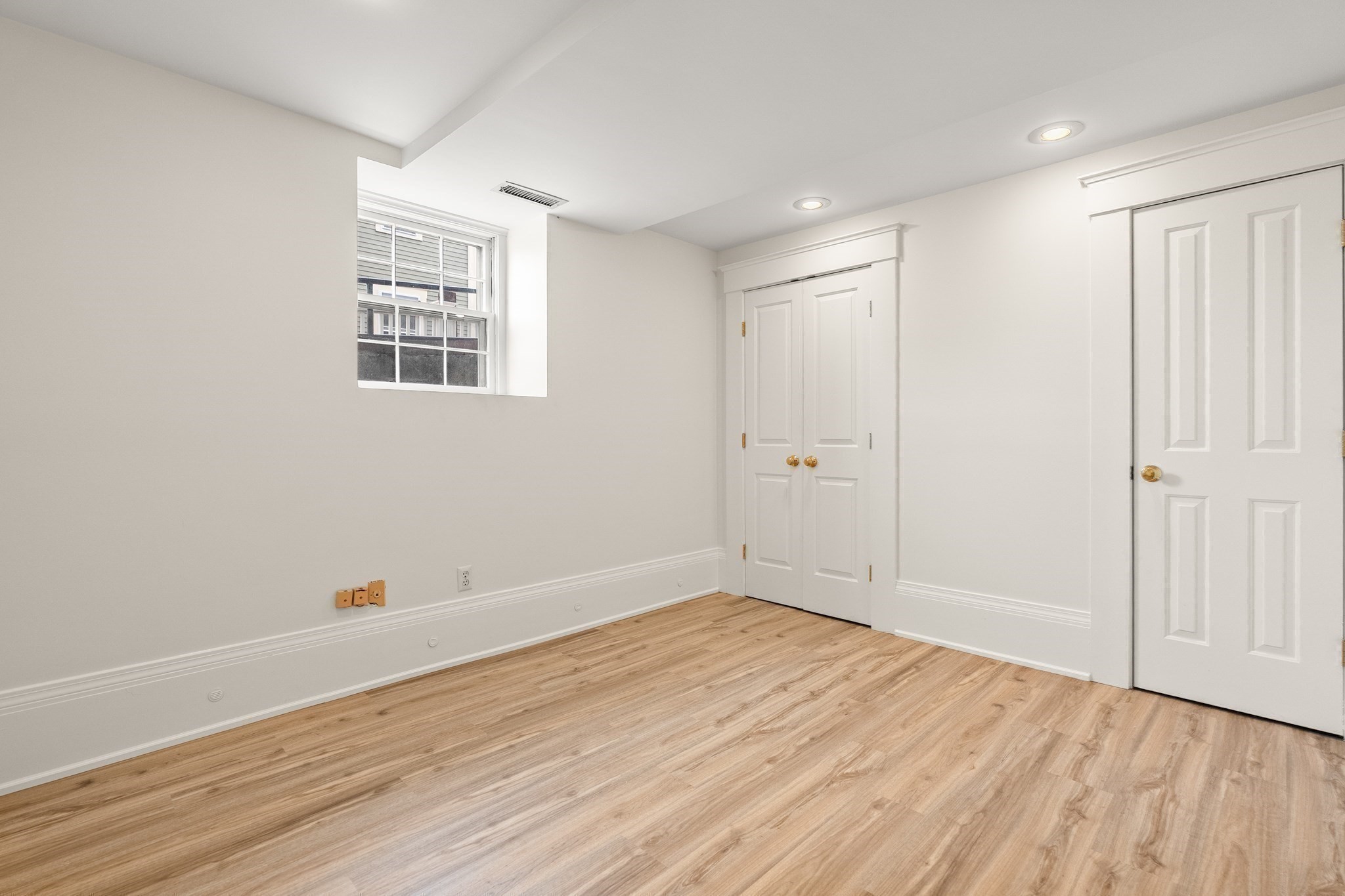 742 Massachusetts Ave # 1b Property Photo 11