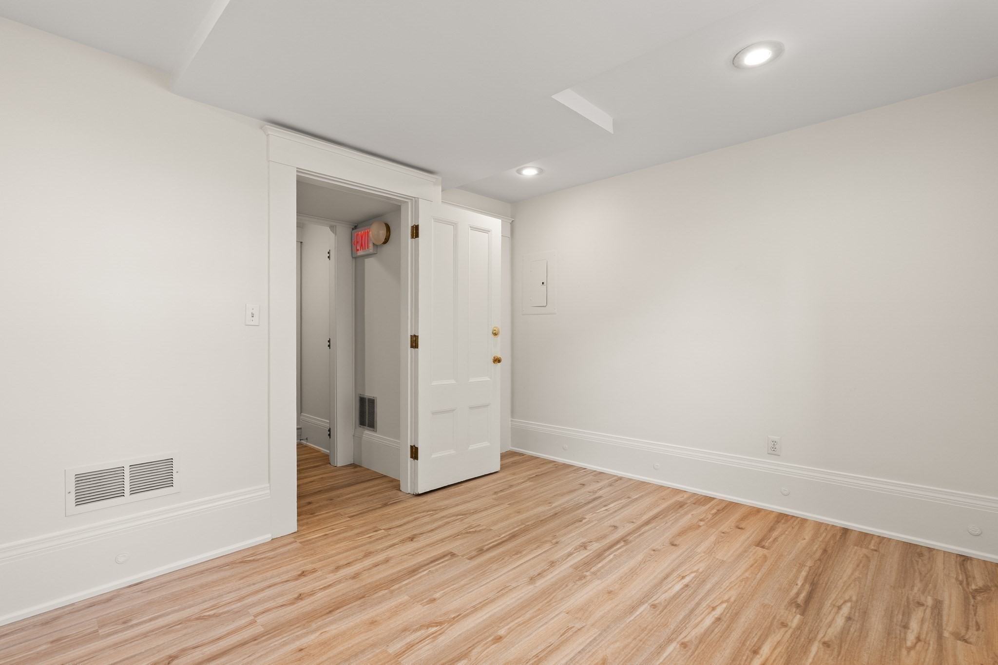 742 Massachusetts Ave # 1b Property Photo 12