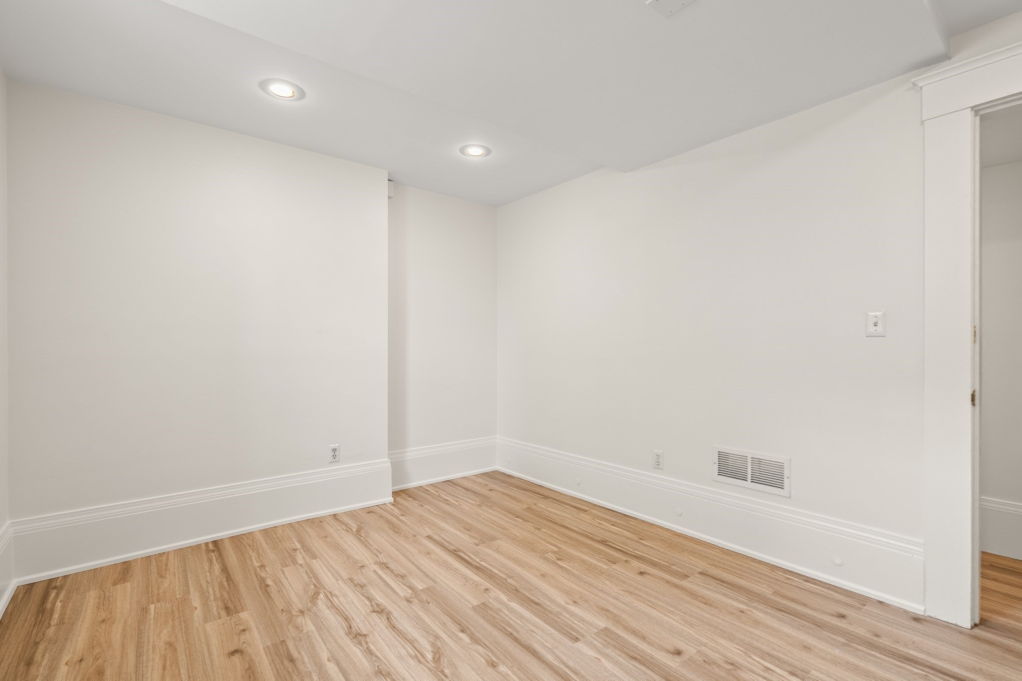 742 Massachusetts Ave # 1b Property Photo 15