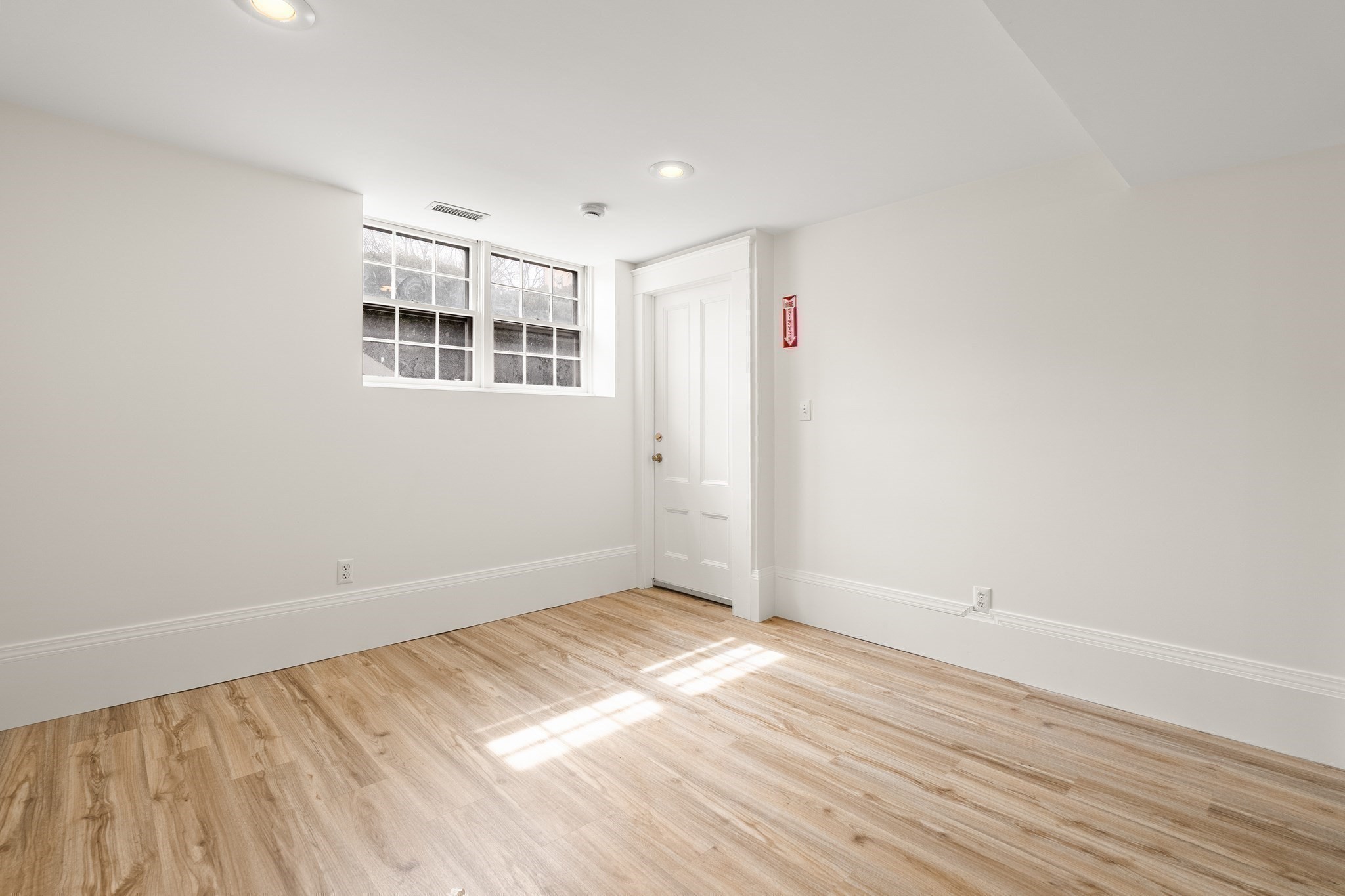 742 Massachusetts Ave # 1b Property Photo 17