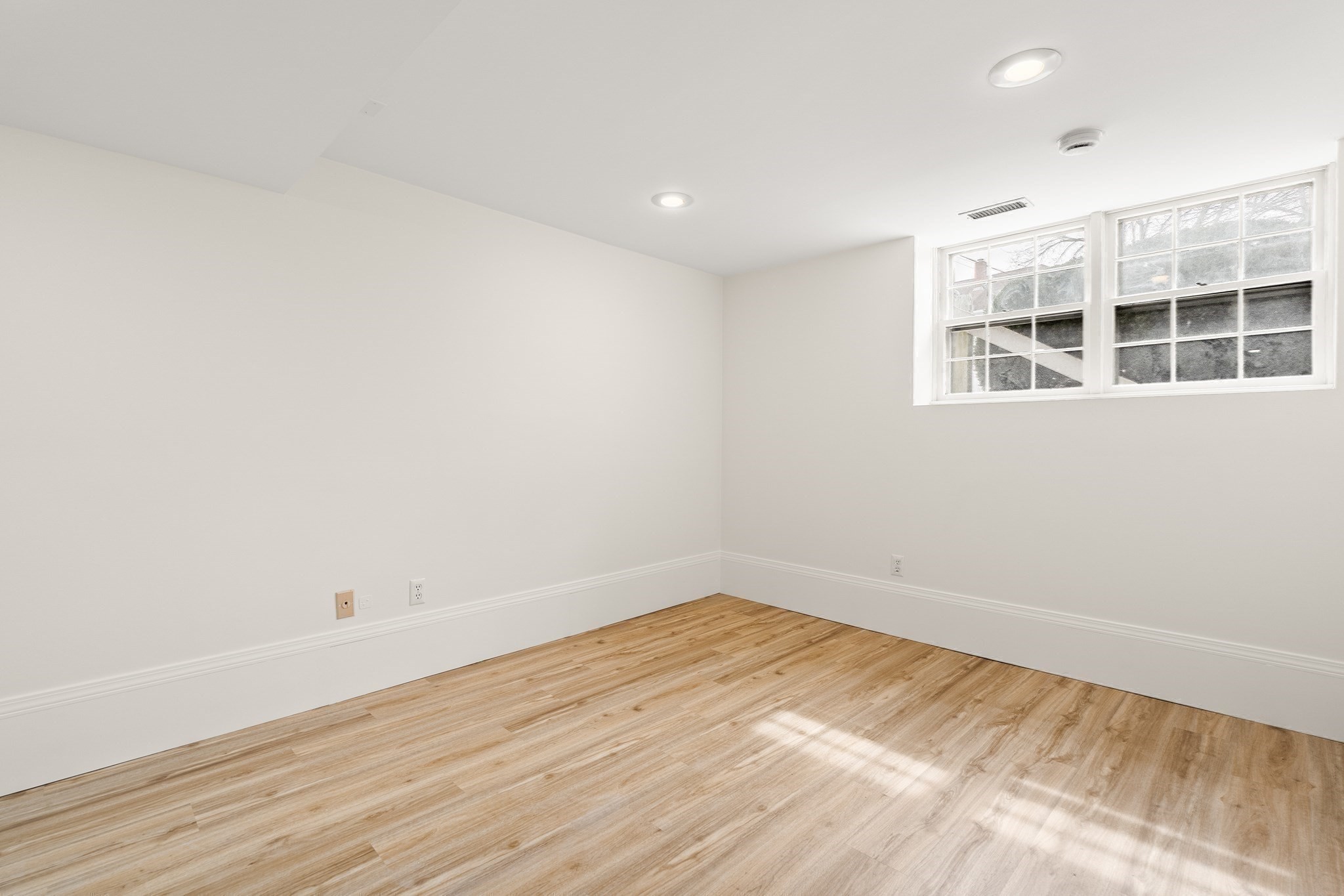 742 Massachusetts Ave # 1b Property Photo 18