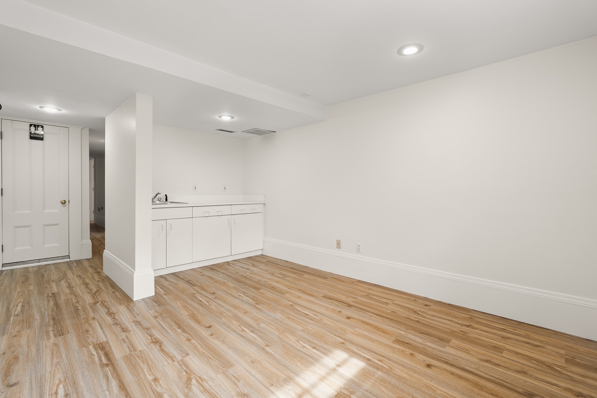 742 Massachusetts Ave # 1b Property Photo 20
