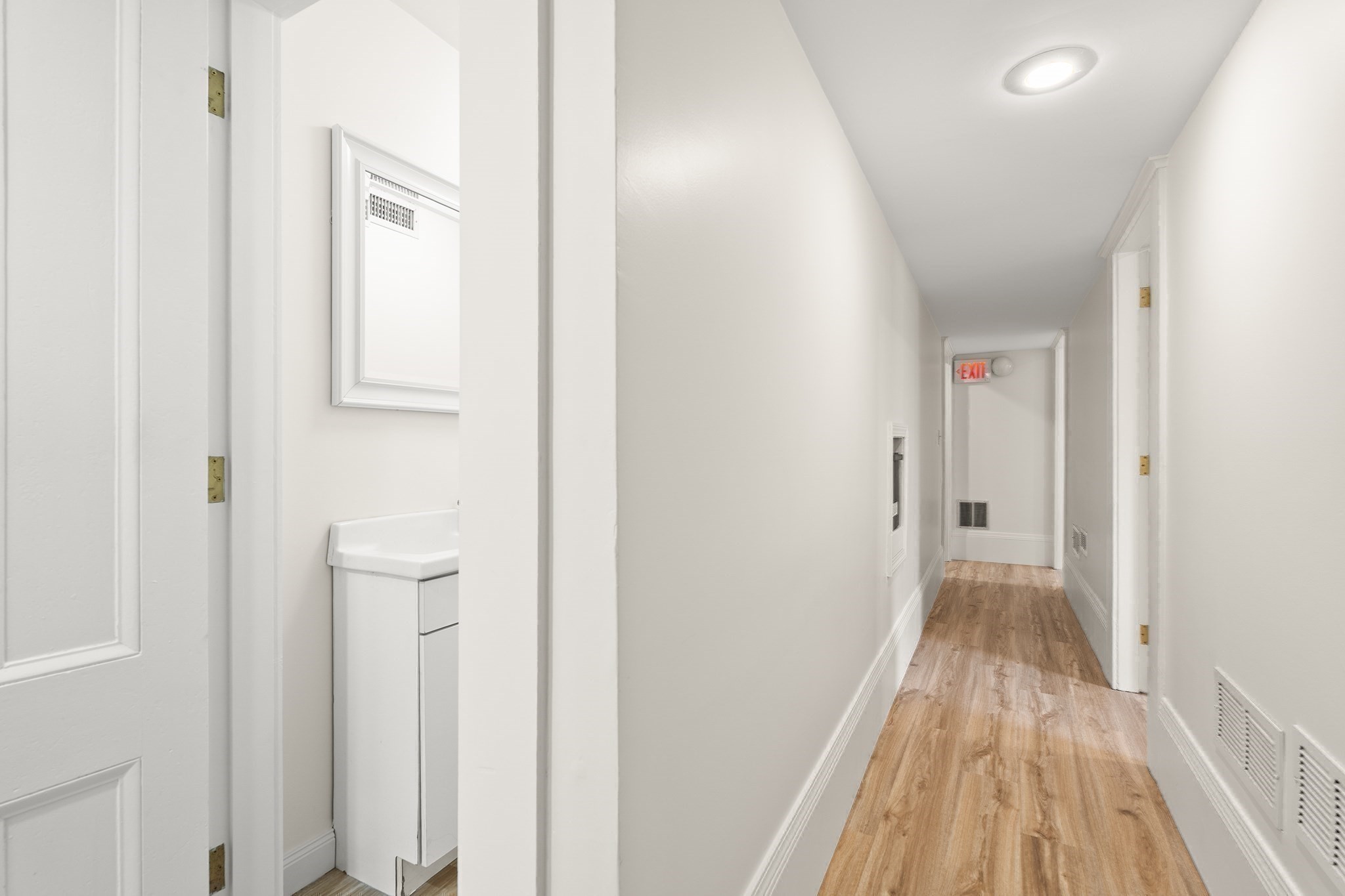 742 Massachusetts Ave # 1b Property Photo 21