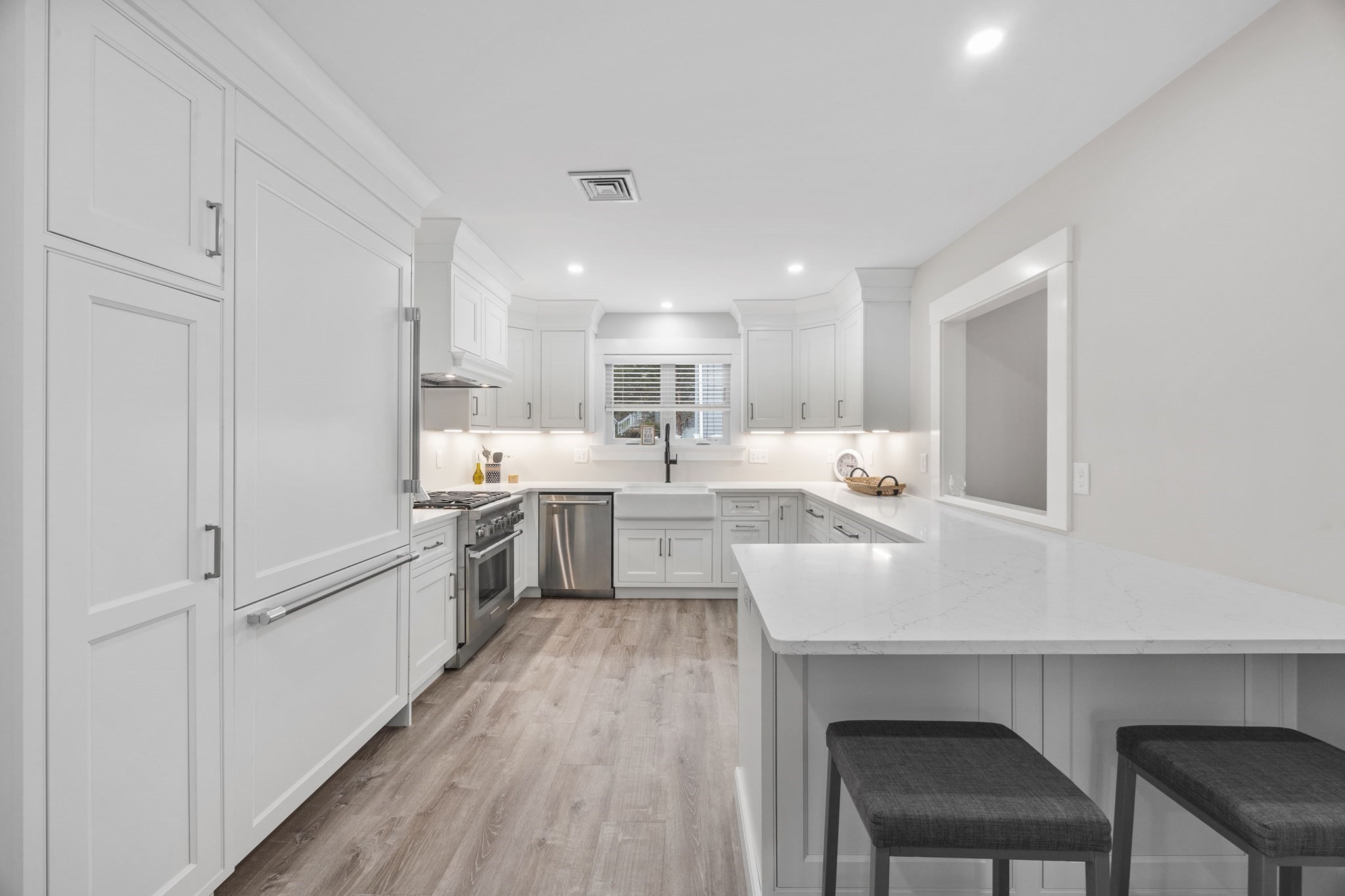 24 Cove St Property Photo 9