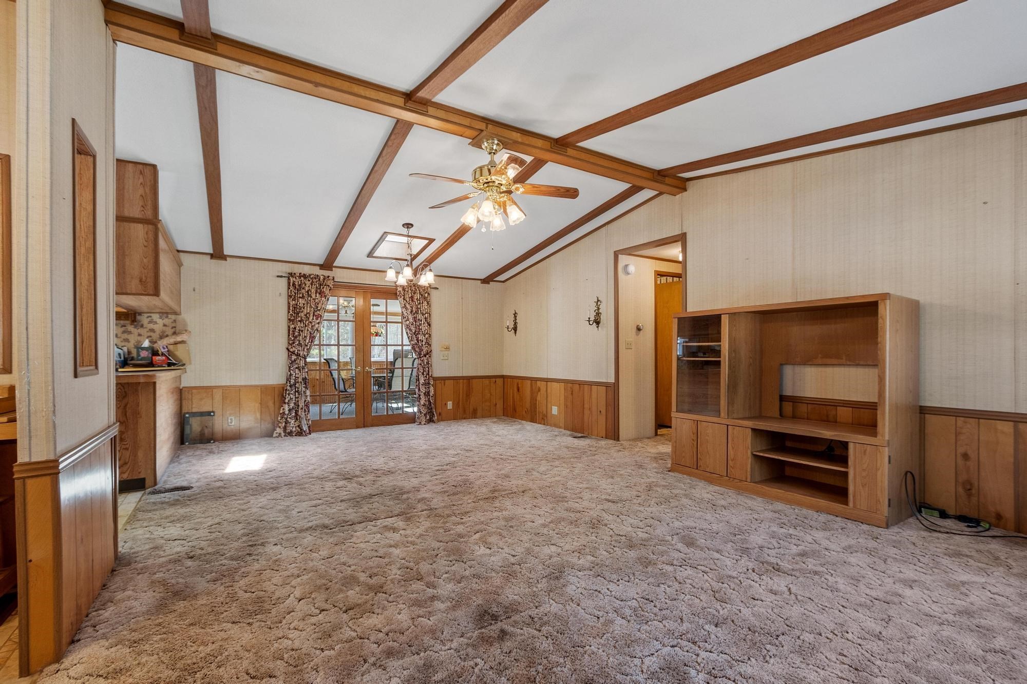 74 Earl Drive Property Photo 13
