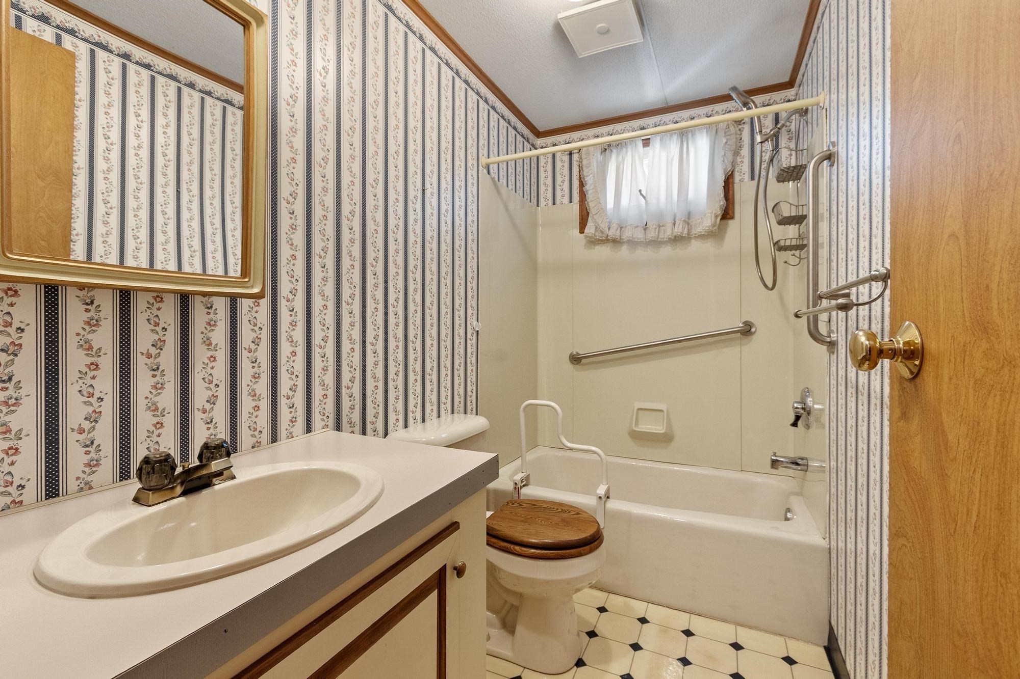 74 Earl Drive Property Photo 26