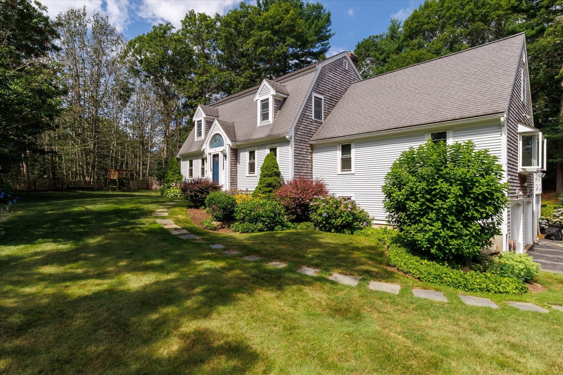 1 Lighthouse Ln Property Photo 1