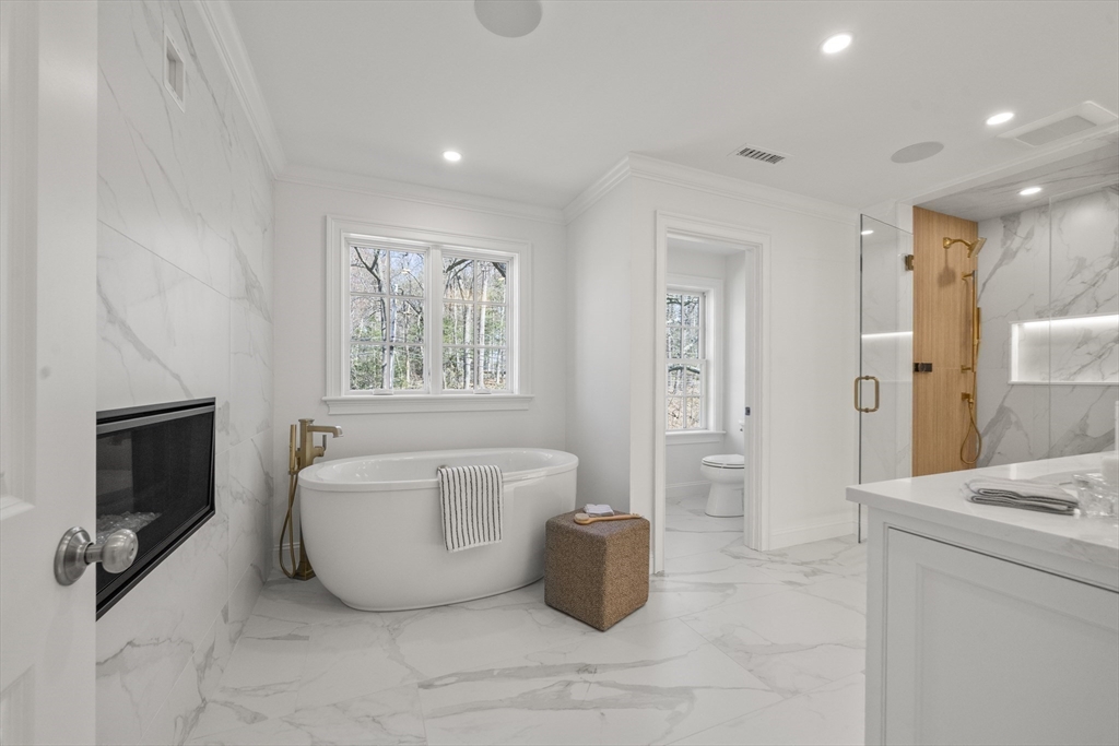 1 Tuttle Lane Property Photo 26