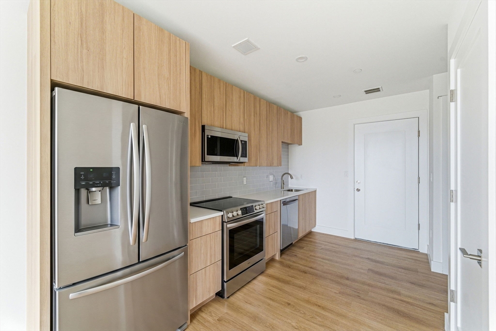 1035 Commonwealth Ave # 505 Property Photo 1