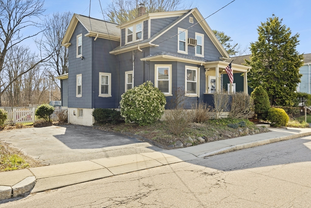 139 East St Property Photo 2