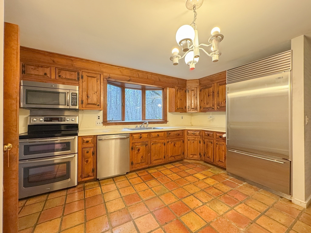 111 Log Hill Rd Property Photo 12