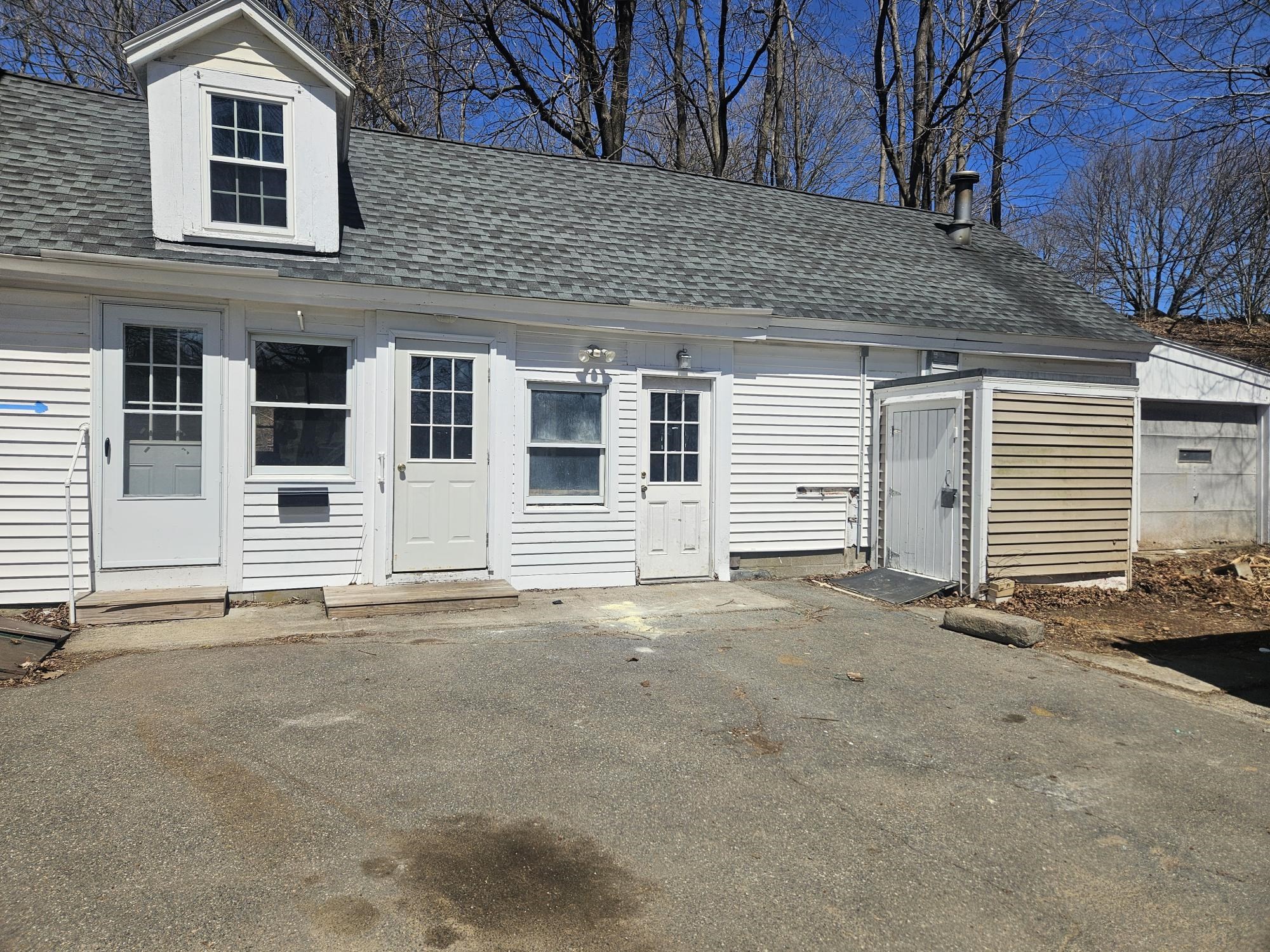 98 Main Property Photo 1