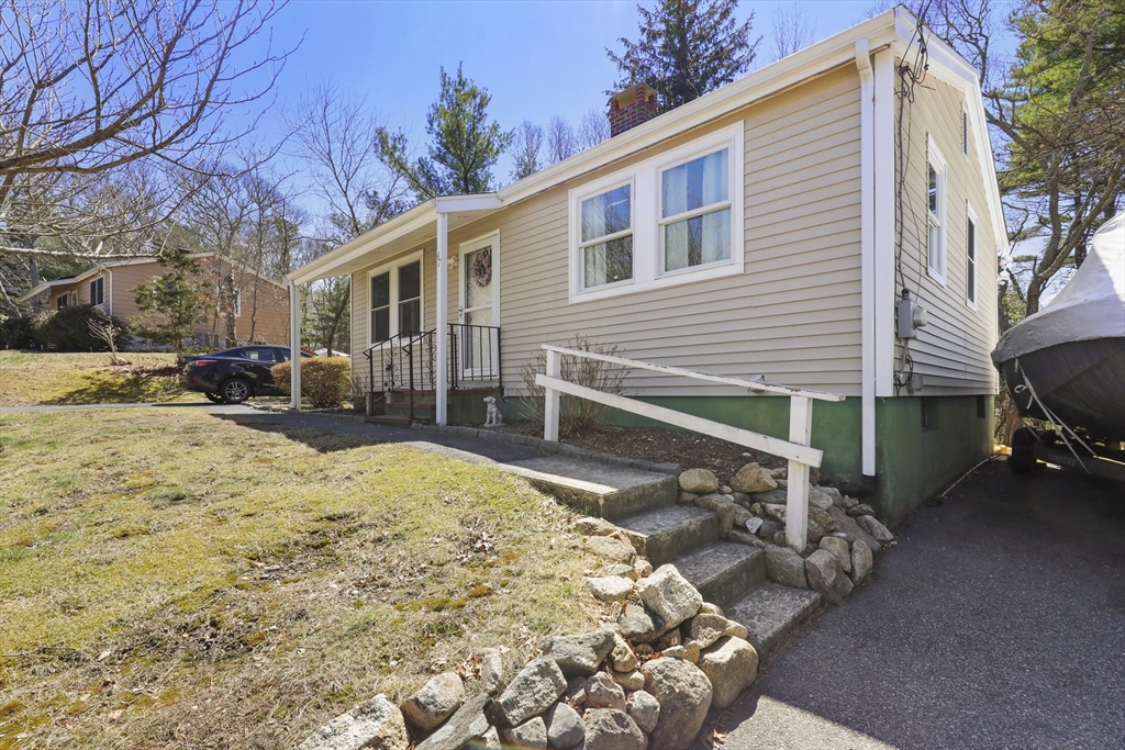 47 Cliff Rd Property Photo 1