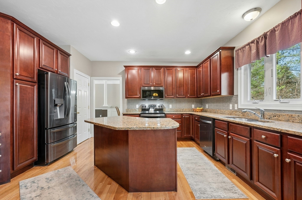 320 Lincoln Circle Property Photo 12