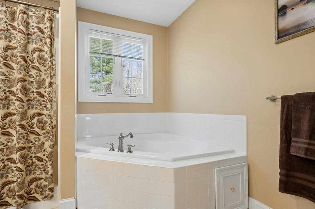 320 Lincoln Circle Property Photo 28