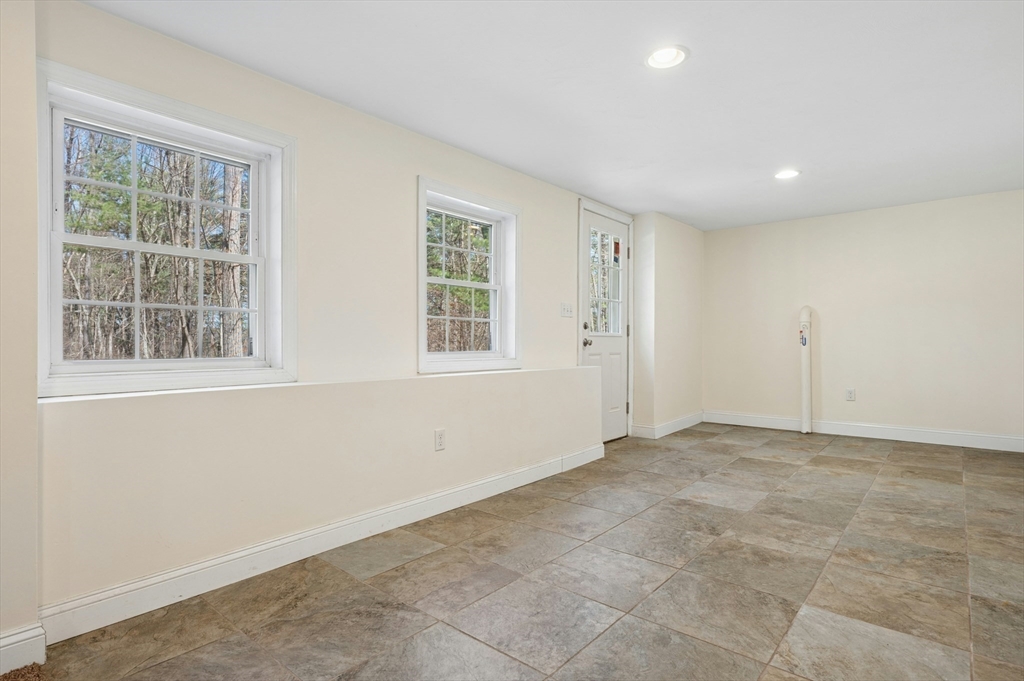 320 Lincoln Circle Property Photo 38
