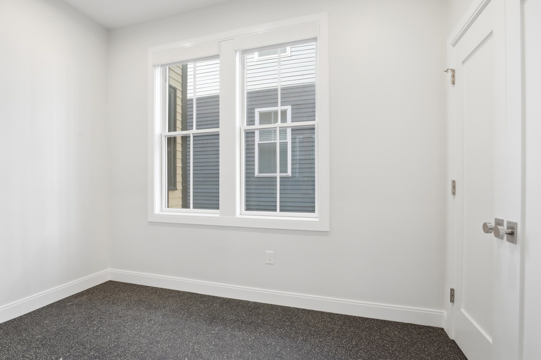 407 E 7th St # 2 Property Photo 15
